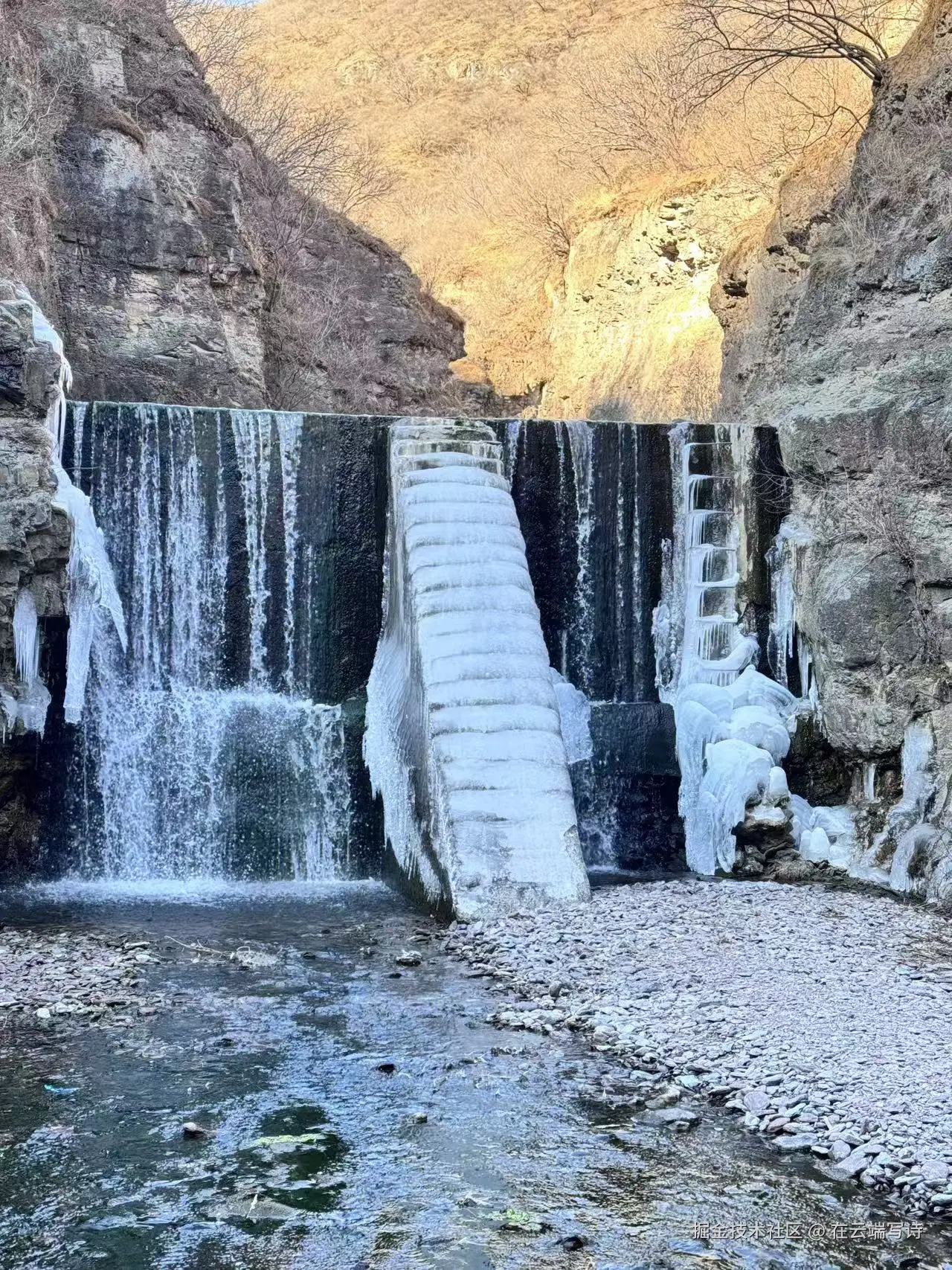 在云端写诗于2025-12-29 14:55发布的图片