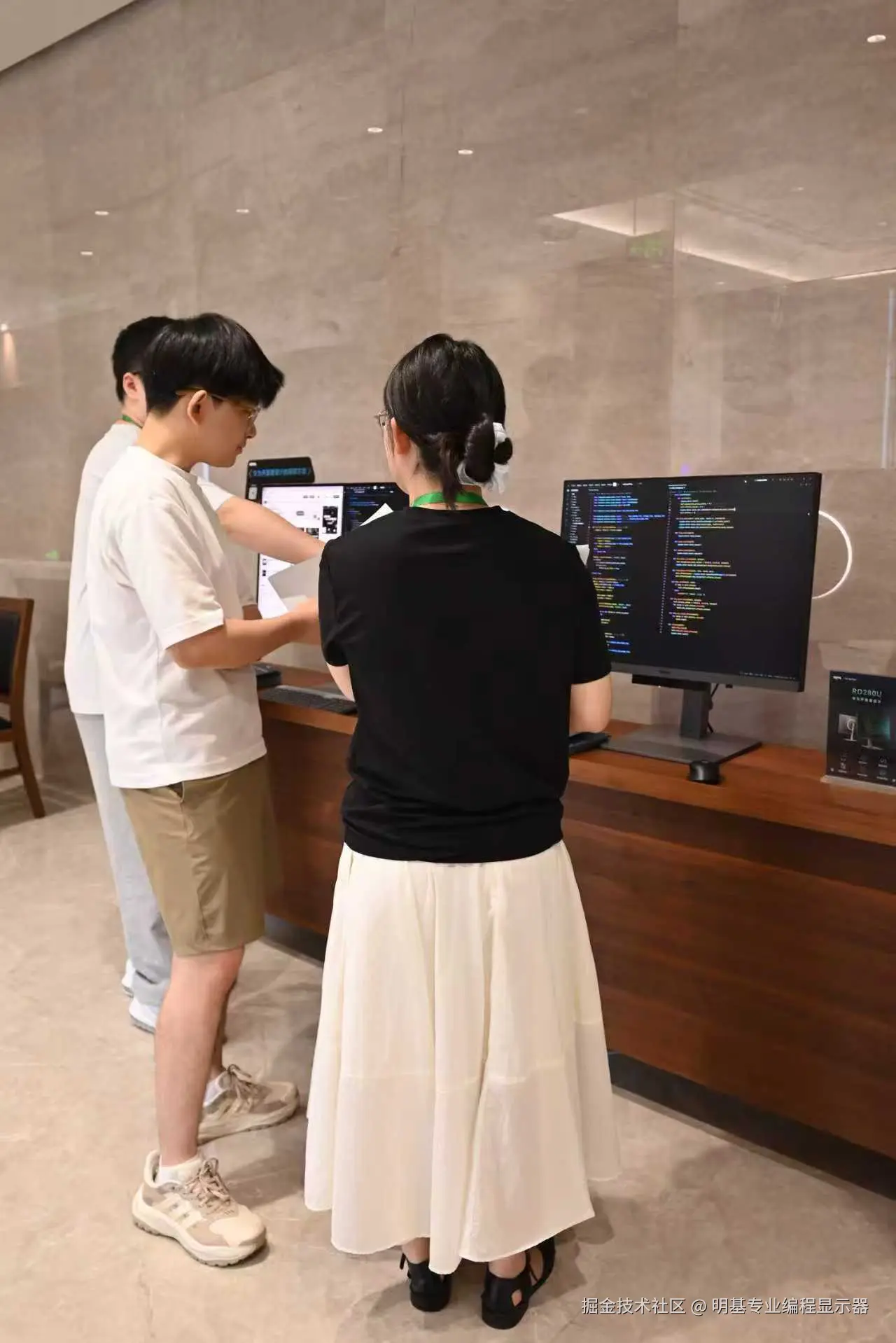 明基专业编程显示器于2025-08-20 17:40发布的图片