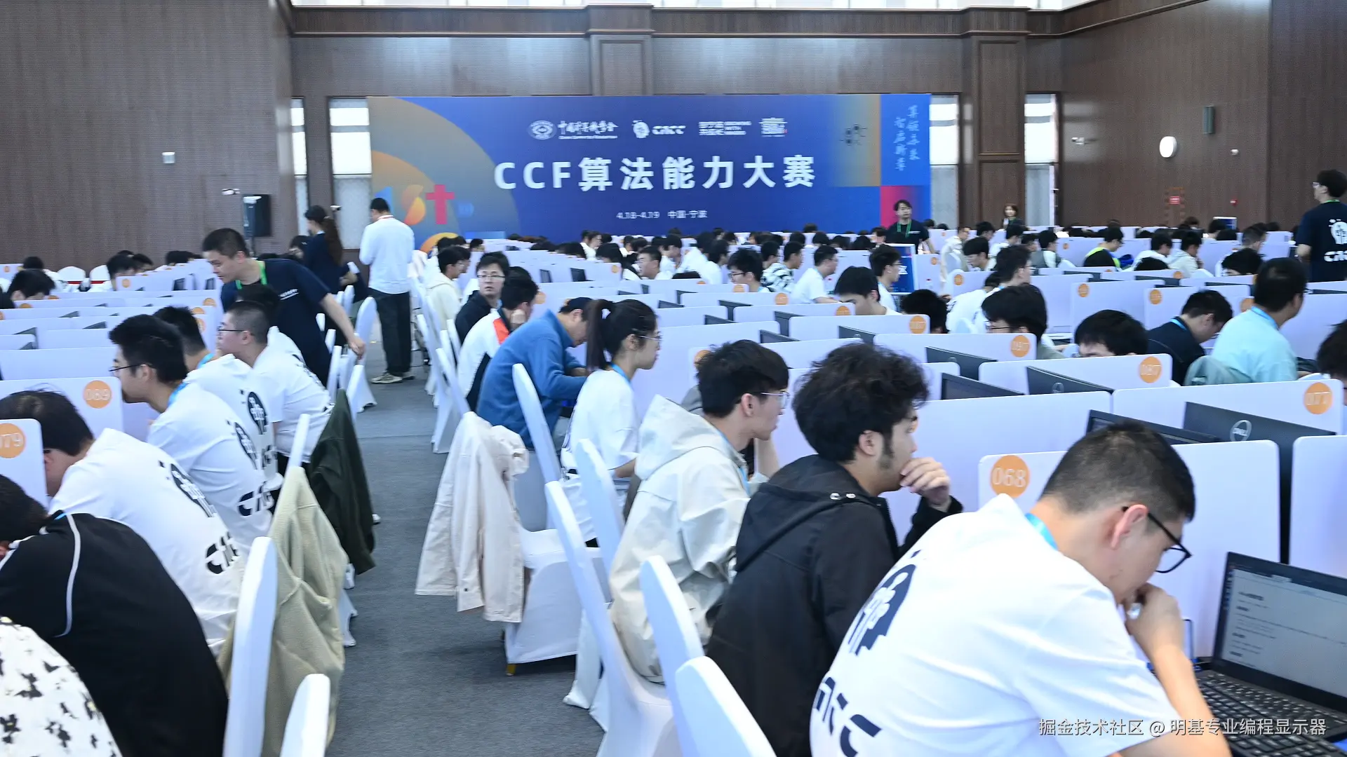 明基专业编程显示器于2025-04-21 17:28发布的图片