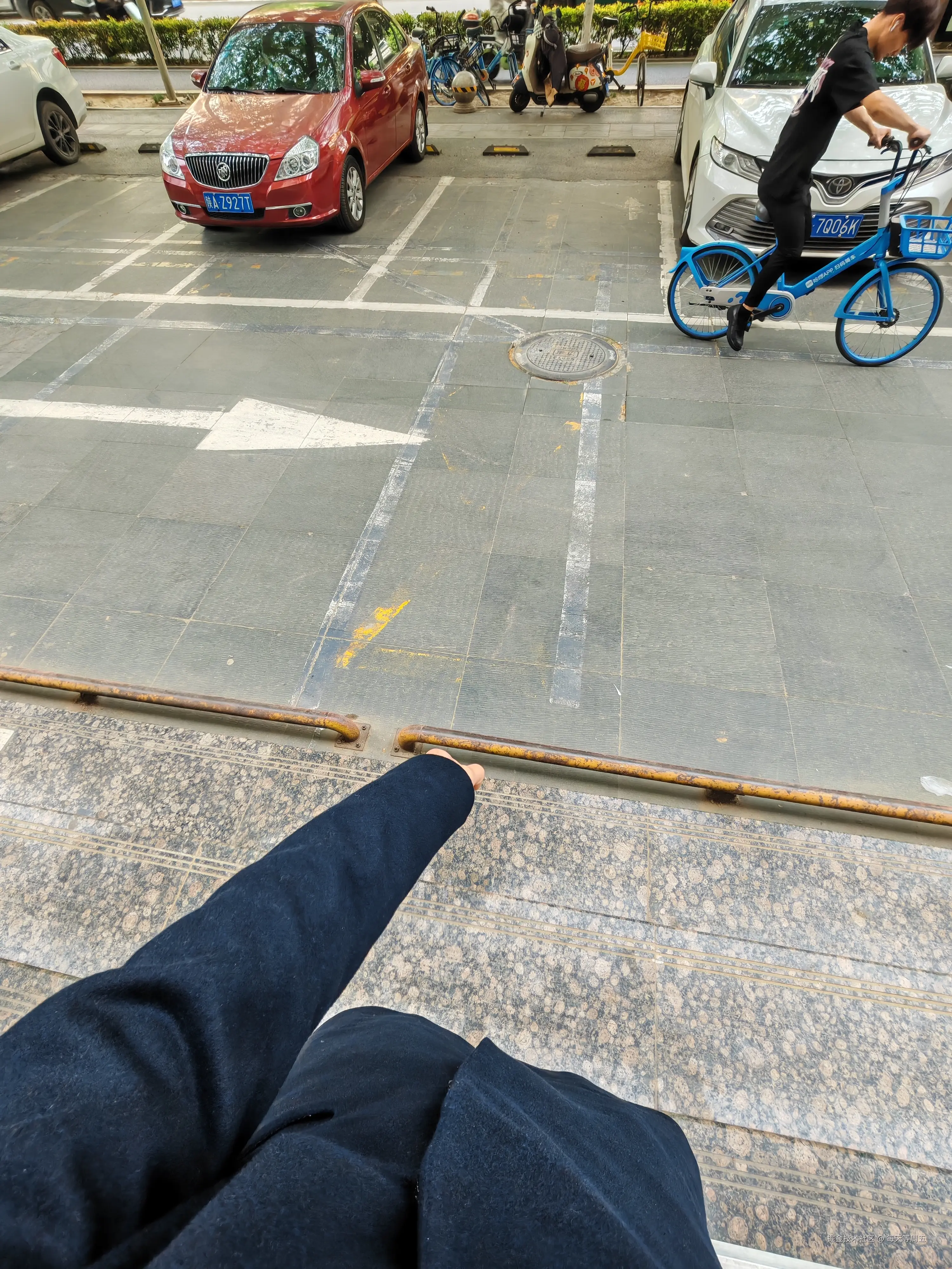 每天等周五于2025-04-16 14:07发布的图片