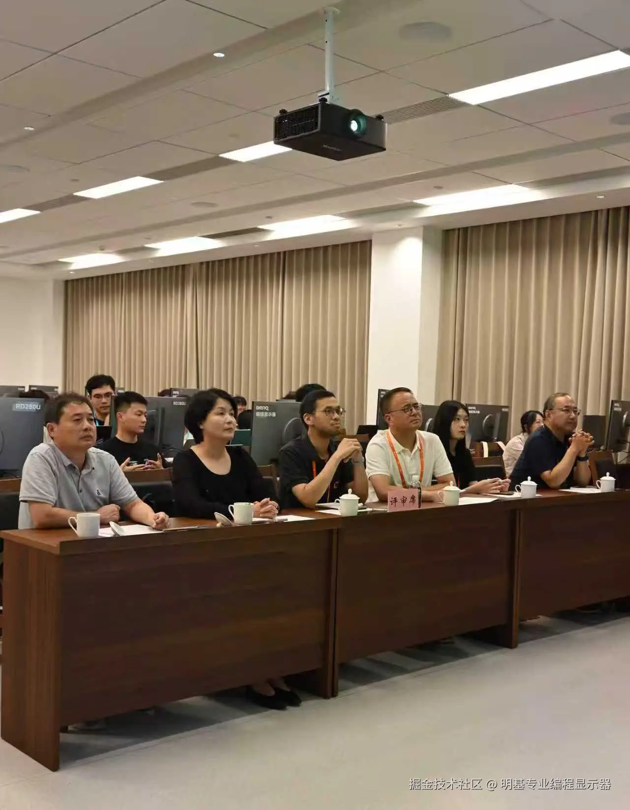 明基专业编程显示器于2025-08-20 17:40发布的图片