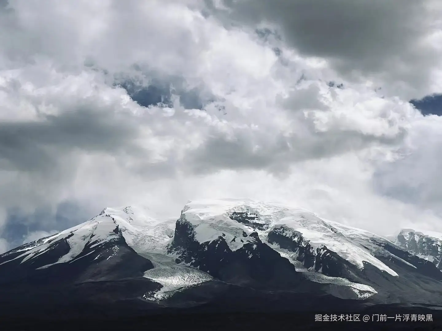 门前一片浮青映黑于2024-08-21 10:28发布的图片