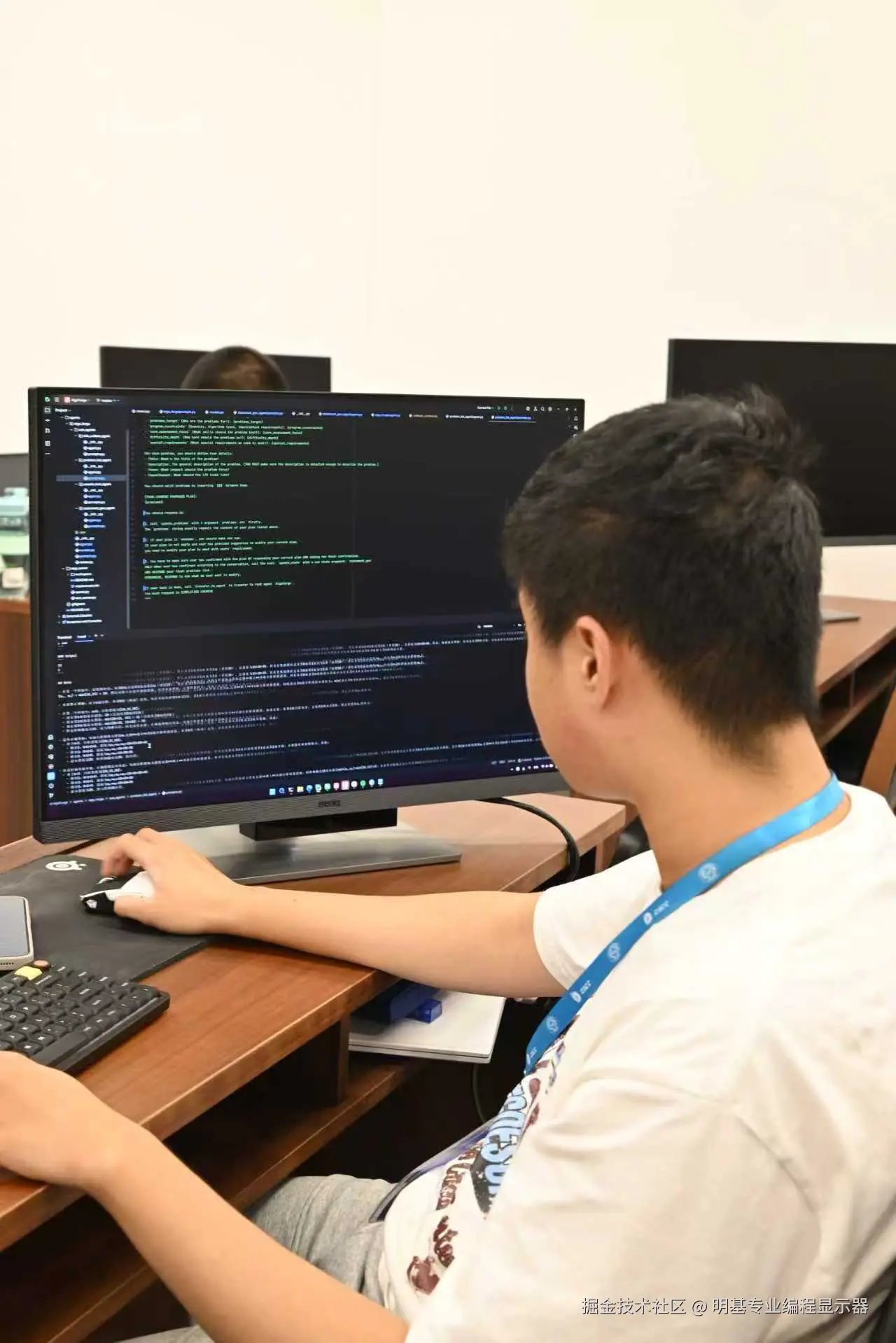 明基专业编程显示器于2025-08-20 17:40发布的图片