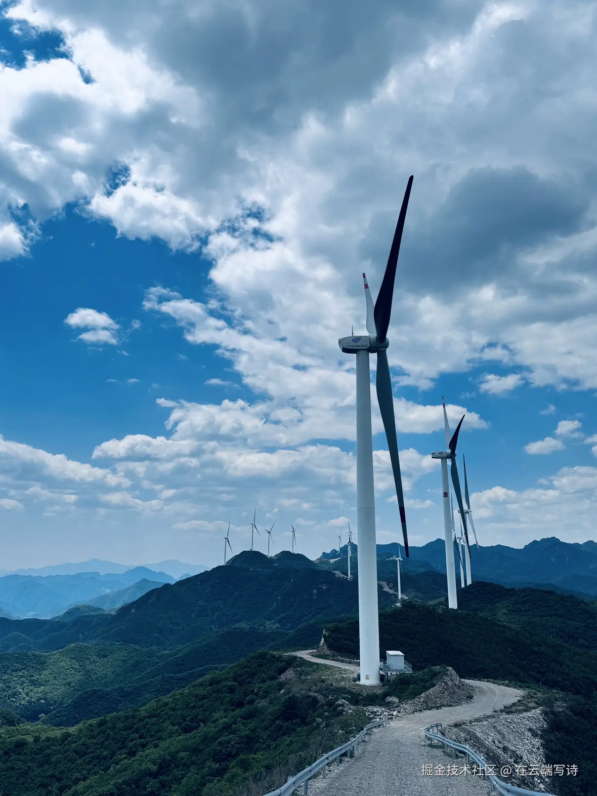 在云端写诗于2025-05-18 18:42发布的图片