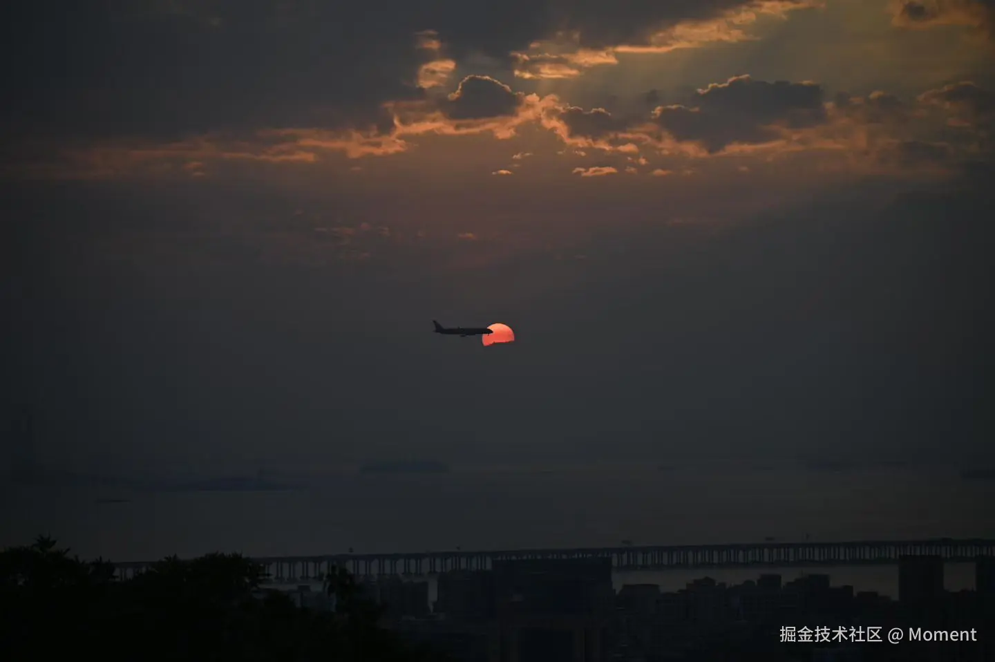 Moment于2025-10-20 10:30发布的图片