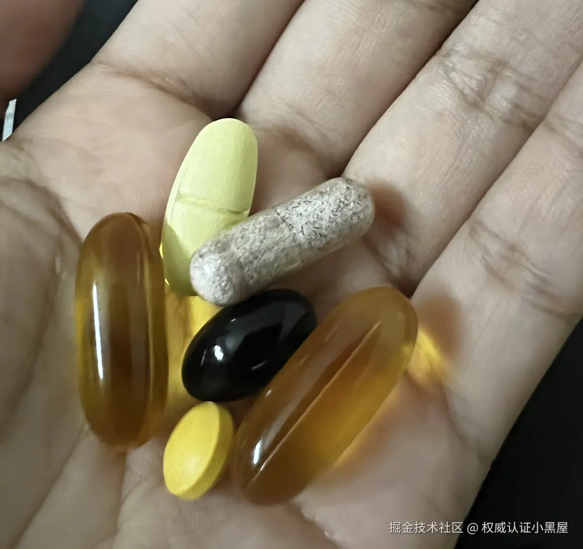 权威认证小黑屋于2025-04-11 14:07发布的图片