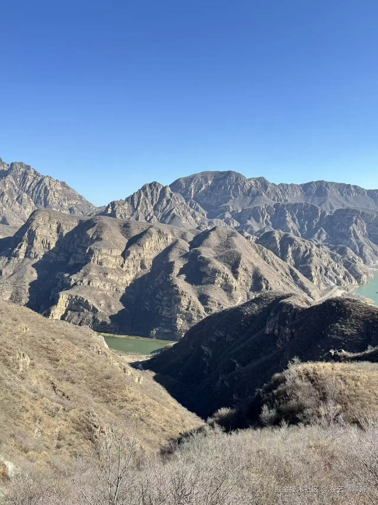 在云端写诗于2025-11-10 14:05发布的图片