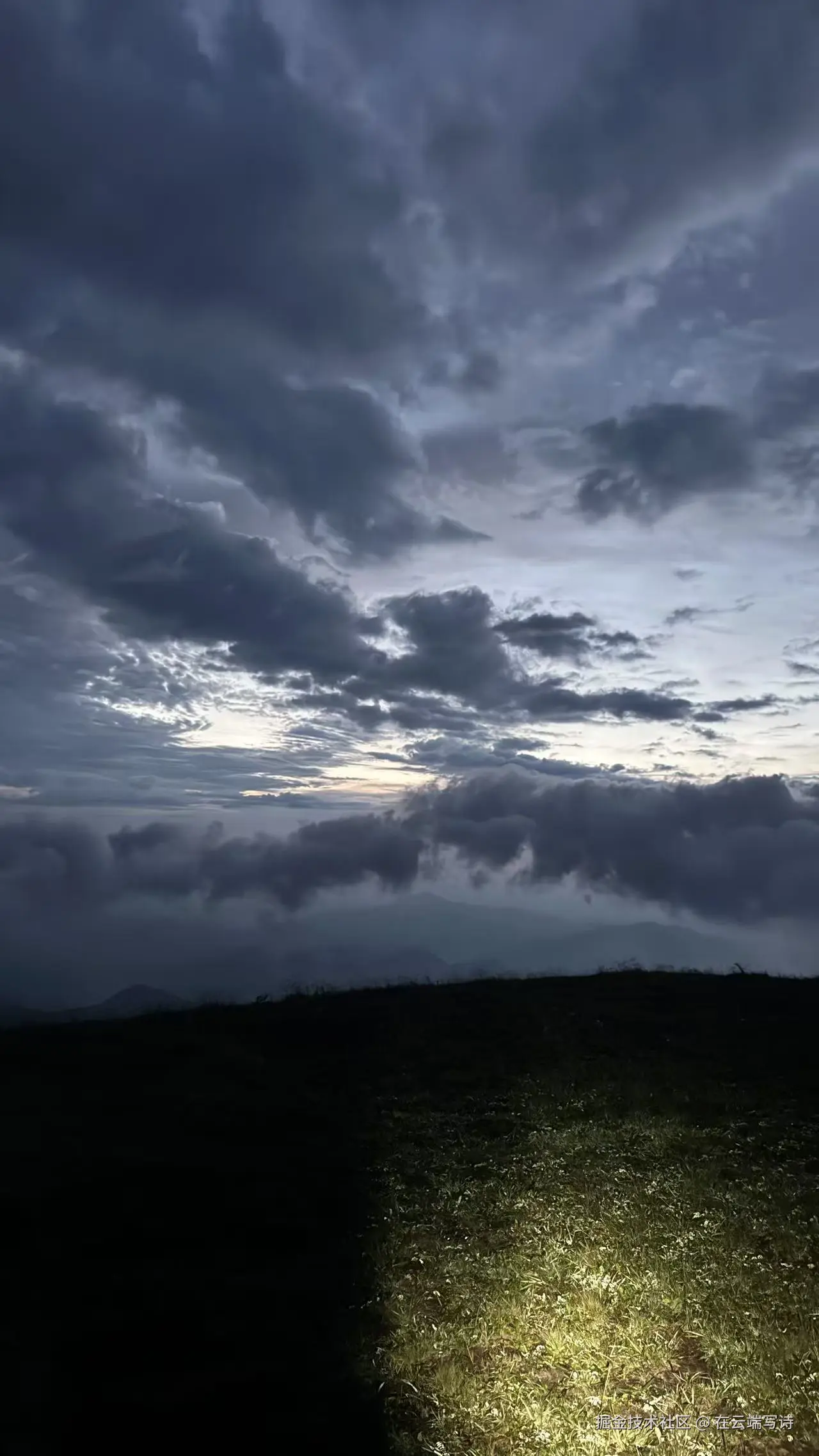 在云端写诗于2026-08-18 06:31发布的图片